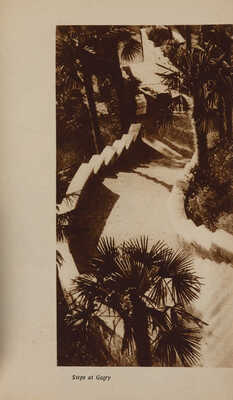 [Осматривая СССР]. Seeing the USSR. / Intourist. M.: Introurist, Vneshtorgisdat, [193?].